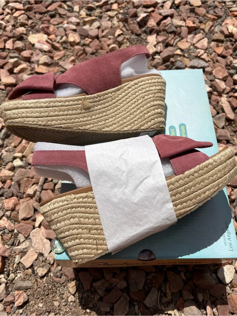 Skechers Brit-TRIPPIN~BOW Rose Leather Espadrille Wedge Sandals Size 8 NIB